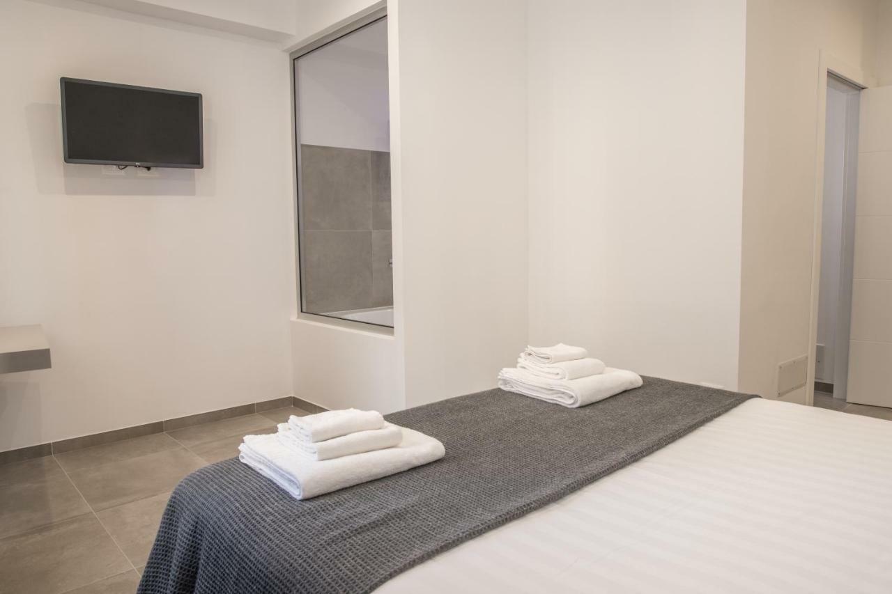 Suitesgaribaldi Cagliari Eksteriør bilde