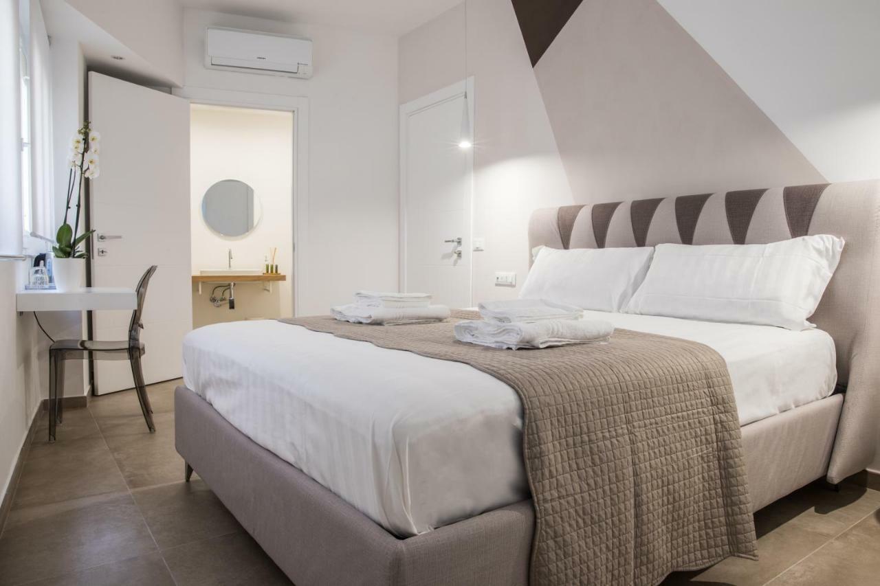 Suitesgaribaldi Cagliari Eksteriør bilde
